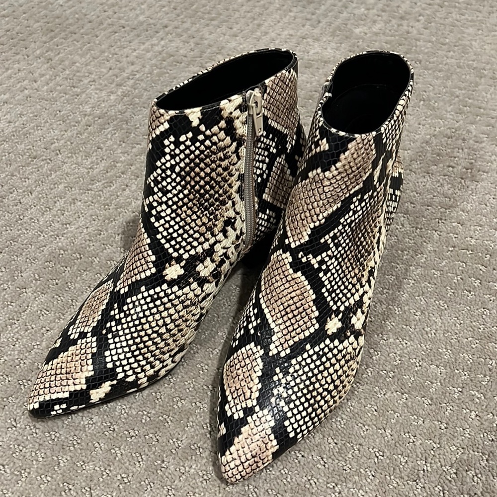 KENSIE SNAKE SKIN BOOTIES